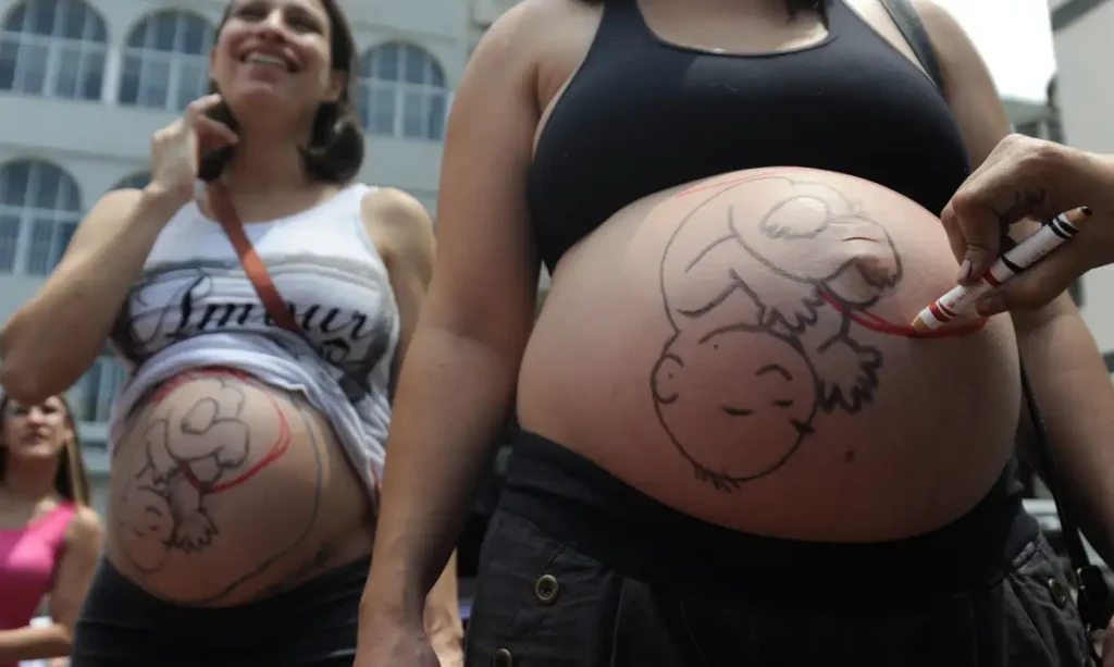 Fatores sociais e estruturais empurram mulheres para cesarianas Pesquisa do Unicef mostra desigualdades que pesam para a decisão