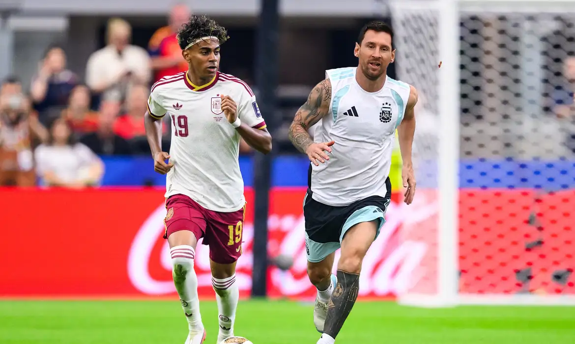 Em jogo esperado há meses, Argentina e Espanha disputam final da Copa Atual campeã, a Argentina busca coroar a era Messi