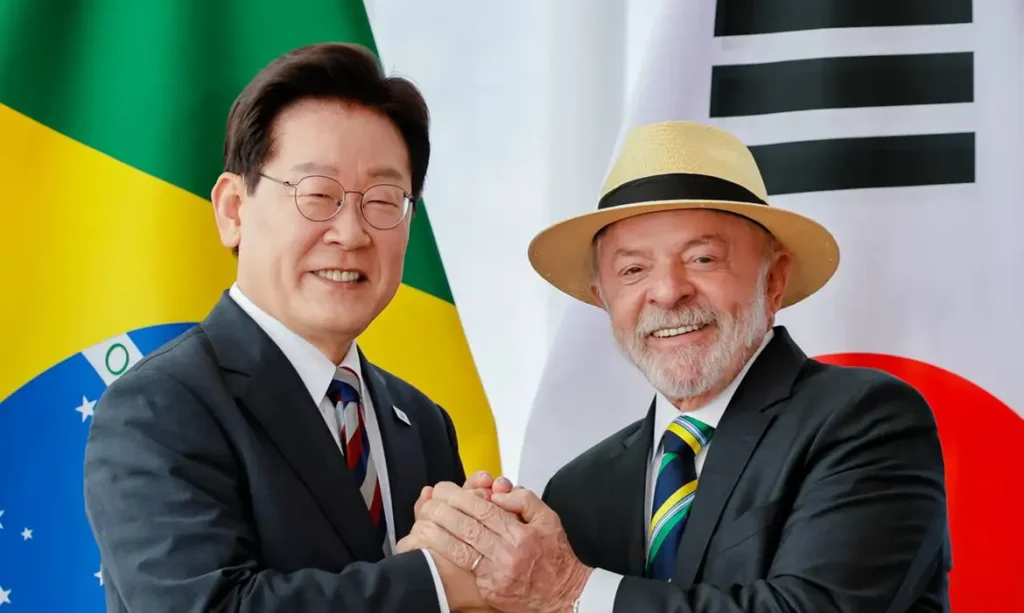 Brasil ampliará esforços por acordo entre Mercosul e Coreia do Sul Lula recebeu o presidente Lee Jae-Myung no Palácio da Alvorada