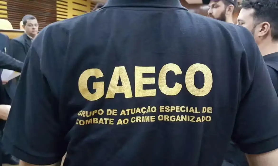 Ministério Público faz operação em SP contra PCC e tribunais do crimes São cumpridos 18 mandados de prisão e de busca e apreensão