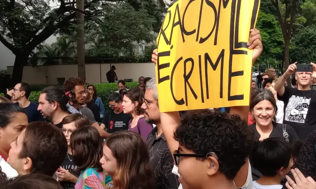 Justiça condena shopping paulista por discriminação racial Empreendimento pagará indenização de R$ 1 milhão a fundo municipal