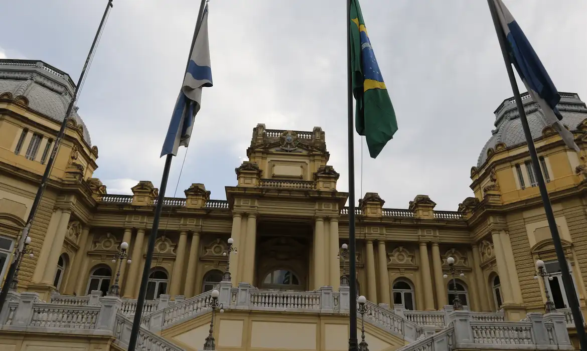 Rio de Janeiro funde secretarias de Agricultura e de Pesca Finalidade é conter gastos e reduzir a máquina administrativa