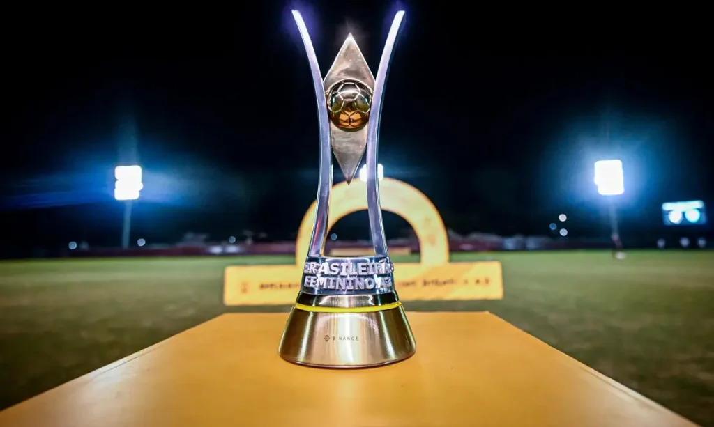 Brasileiro Feminino: Planalto (GO) larga em vantagem na final da A3 Marcelly marca e goleira Lescaut defende pênalti contra Juventude (SE)