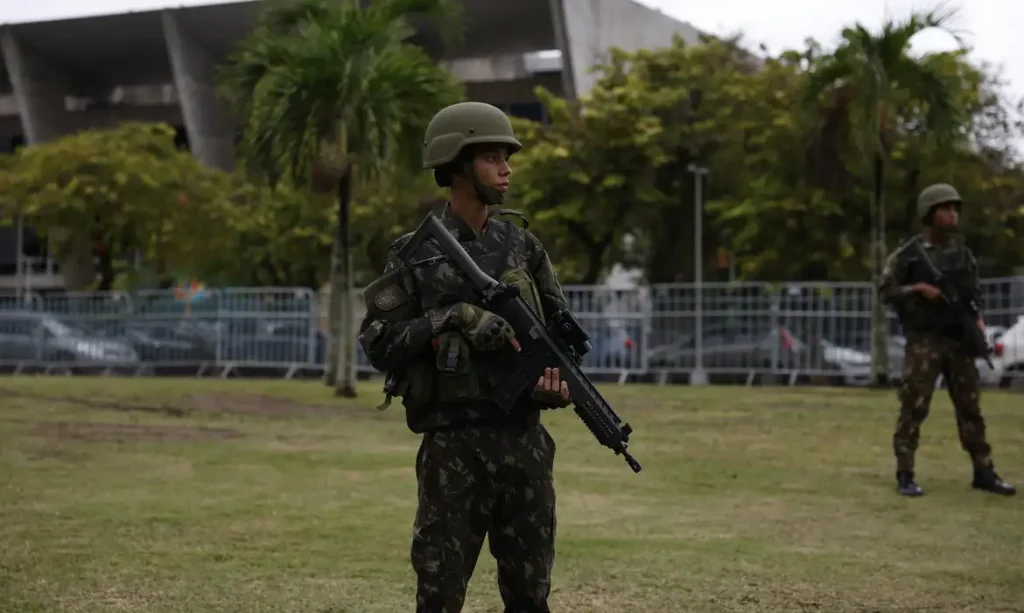 Tropas militares vão reforçar locais de votação no Rio de Janeiro Presidente do TRE diz que apoio será importante para exercício do voto