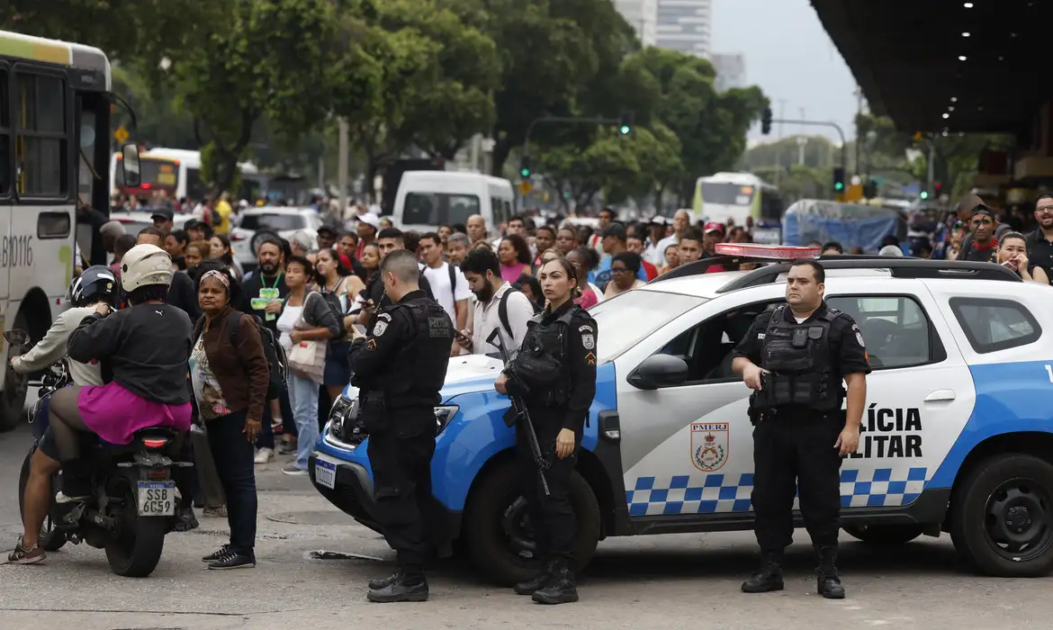 Conheça as propostas de Flávio e Lula para a segurança pública Candidatos pretendem combater o crime organizado e a violência urbana