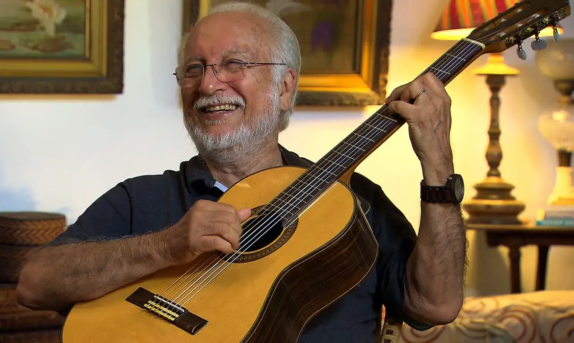 Cena Musical, da TV Brasil, celebra vida e obra de Roberto Menescal Show exclusivo vai ao ar em 25 de outubro