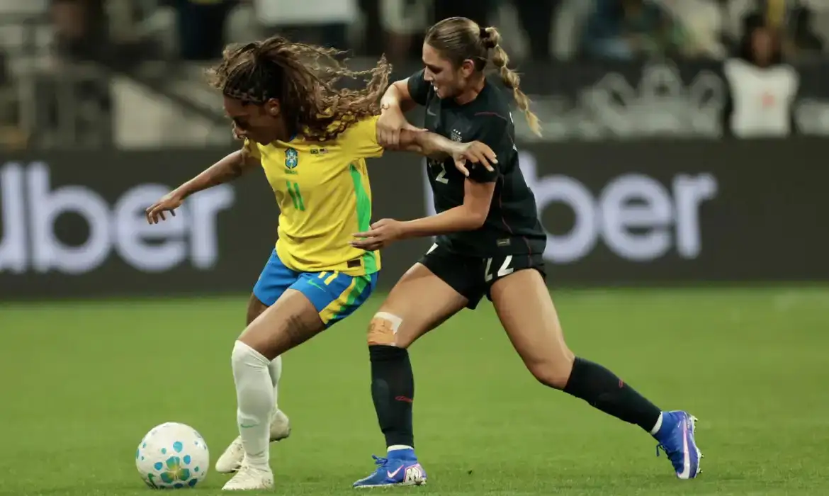 “Elas em campo” é tema do Caminhos da Reportagem desta segunda-feira Programa vai ao ar às 23h na TV Brasil